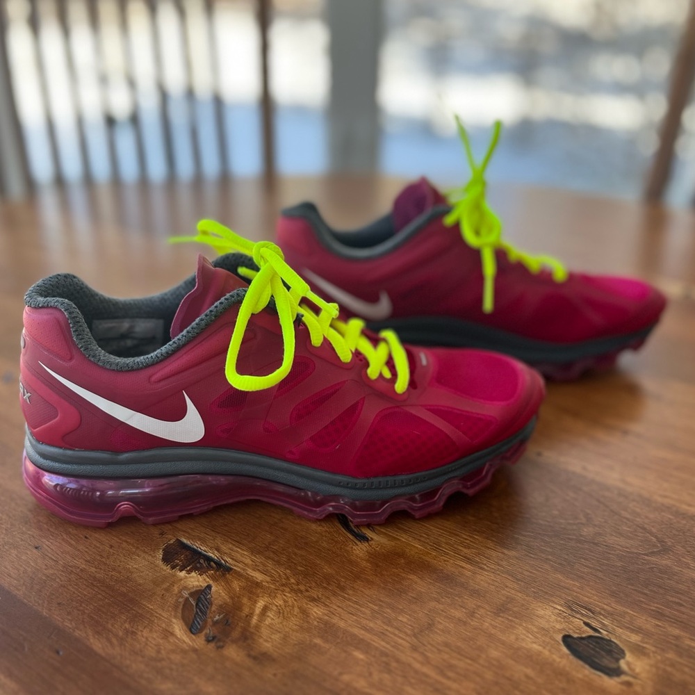 EUC Nike Airmax Sneakers